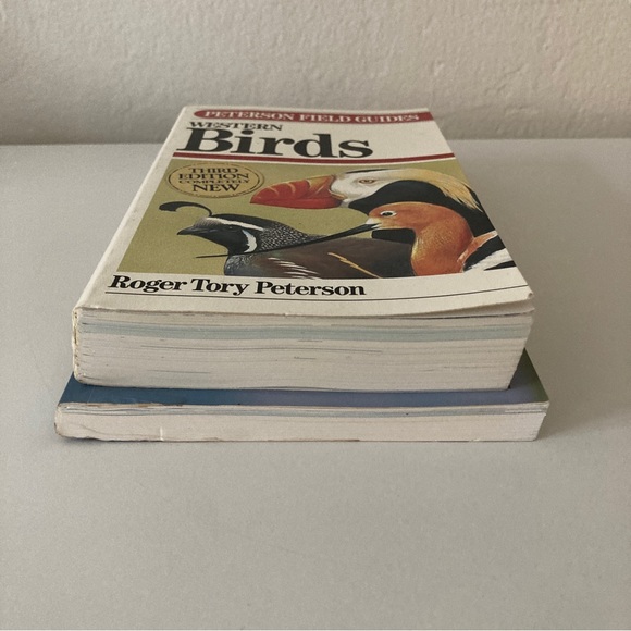 2 Western Birds Identification Books Peterson Field Guides Bird Watcher's Digest - Picture 7 of 11